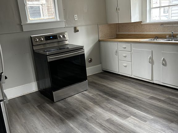 4th image of 445 N 3rd St