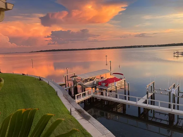 150 Brent Cir, Oldsmar, FL 34677