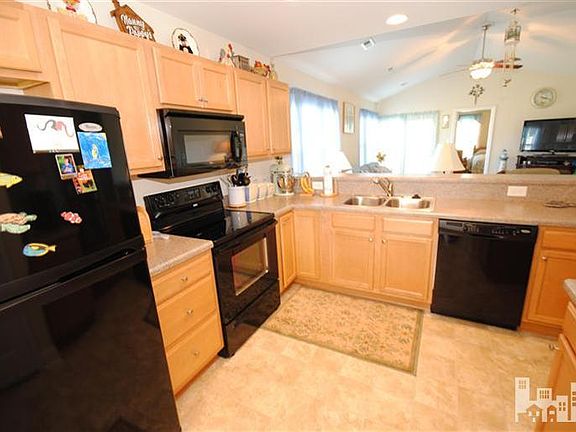 4th image of 2311 Curran Ct