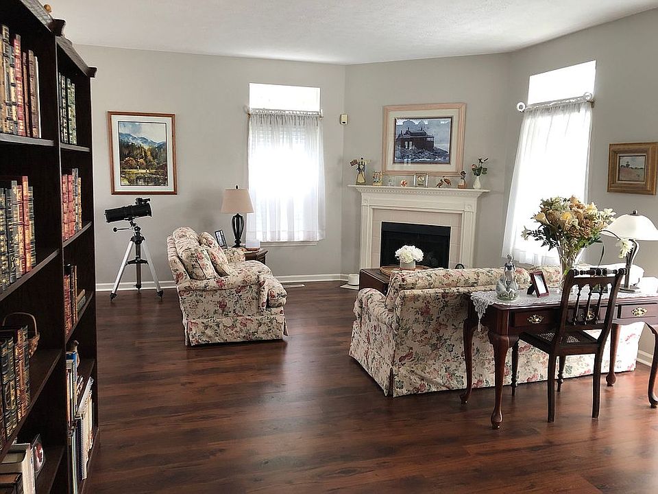 High ceilings and new floors