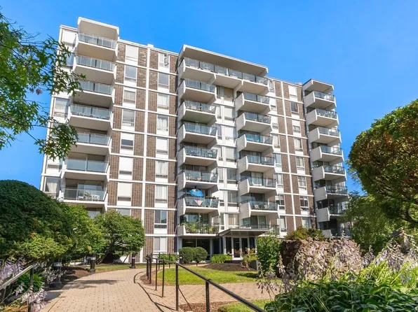 60 Babcock St APT 53, Brookline, MA 02446