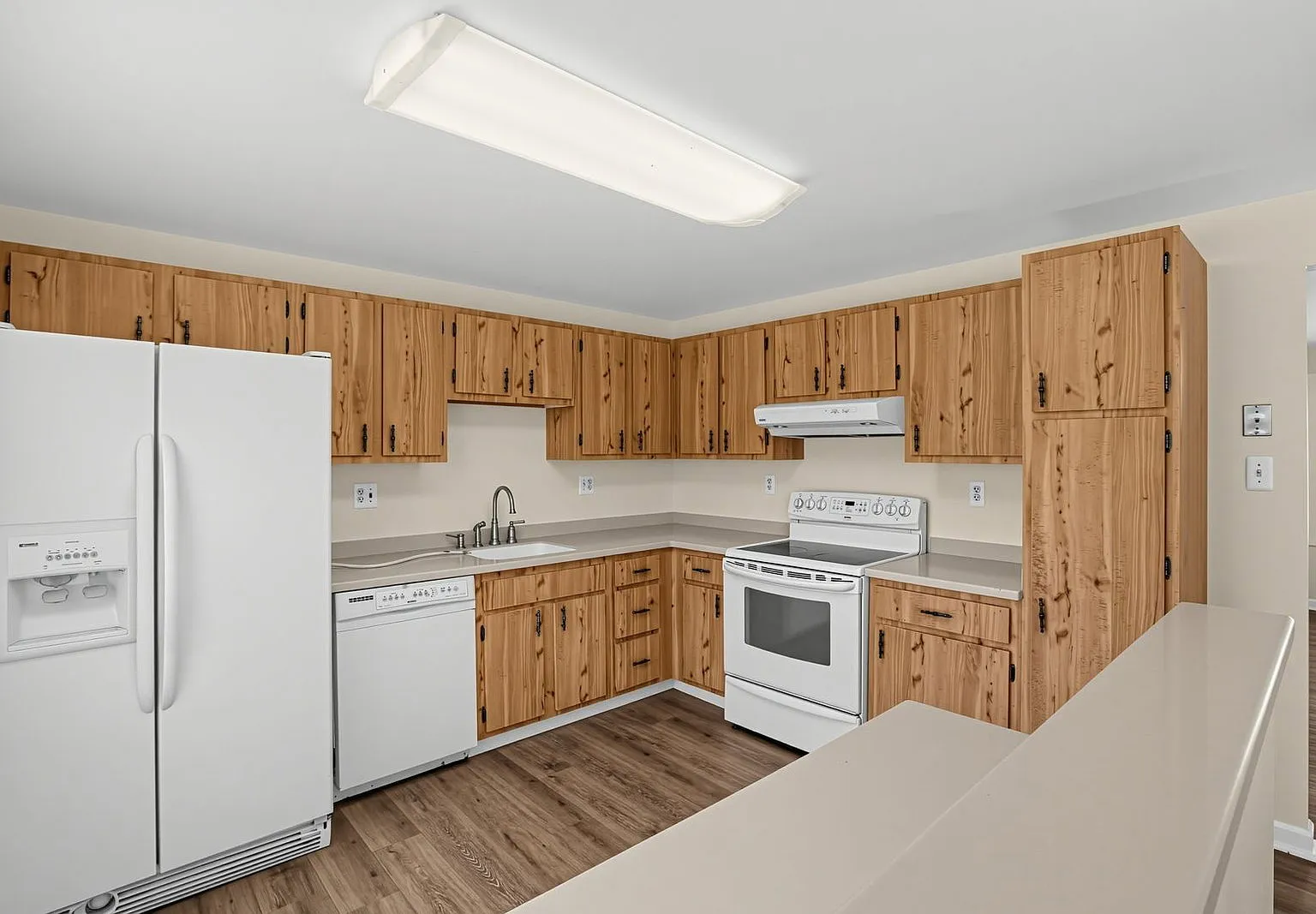 3 bed, 2.0 bath, 1544 sqft, $2,850 — Photo 3