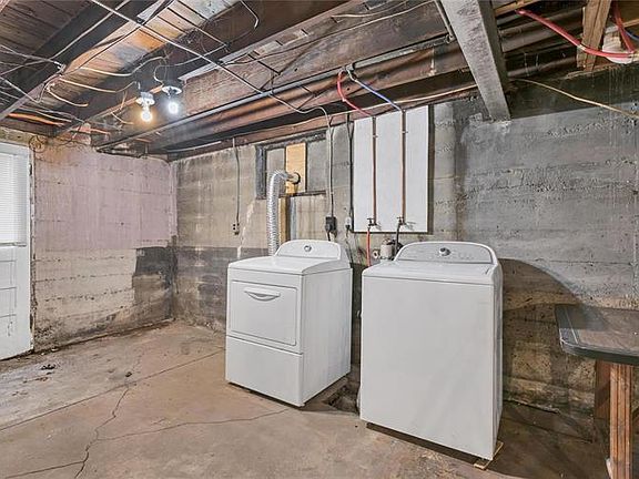 4th image of 2161 Yale Ave APT 1N