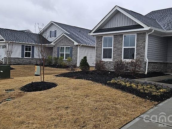 3rd image of 609 Nesbe St