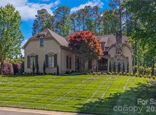 3026 Kings Manor Dr, Matthews, NC 28104