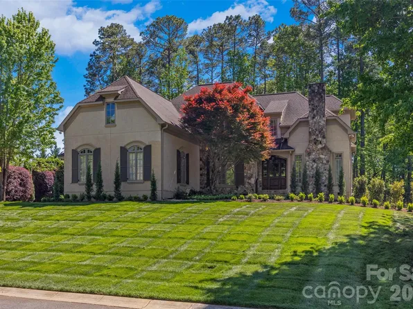 3026 Kings Manor Dr, Matthews, NC 28104