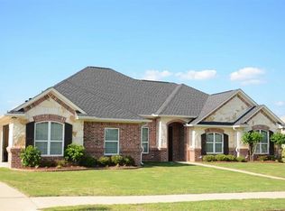 613 Imagine Dr, Lindale, TX 75771