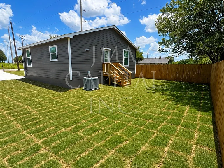 123 Palm St — Photo 9
