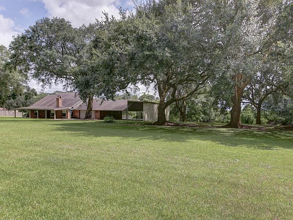 2nd image of 600 Interlaken Dr