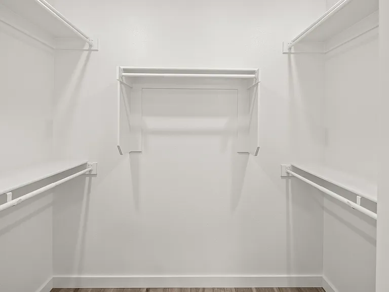 547 W Pickens Rd — Photo 19