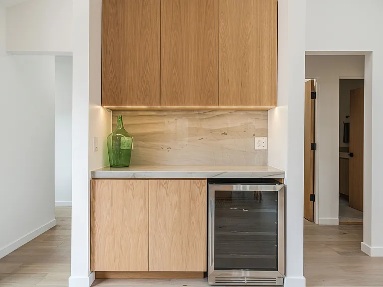 8417 Holy Cross Pl — Photo 14