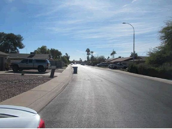 Exterior Neighborhood (street photo)