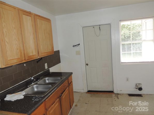 charlotte-north-carolina-6177967 picture