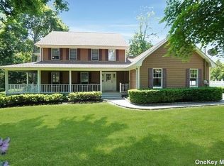 6 Fairview Ave, Miller Place, NY 11764