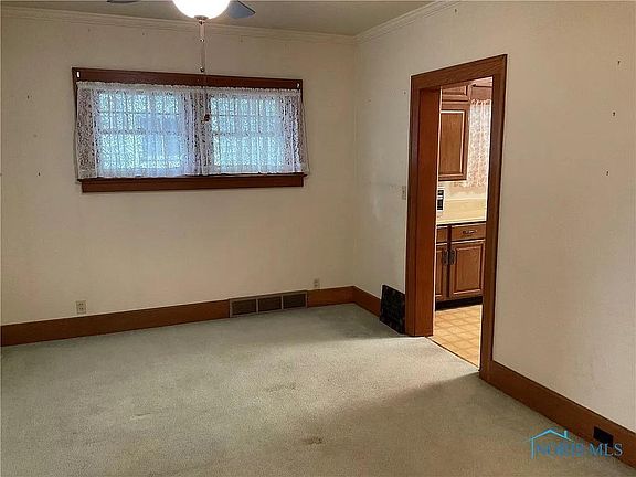 4th image of 2127 Alvin St
