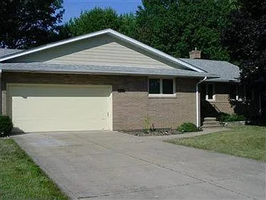 805 N Skyline Dr photo 1
