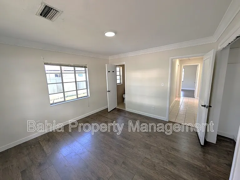 808 N Macdill Ave — Photo 10