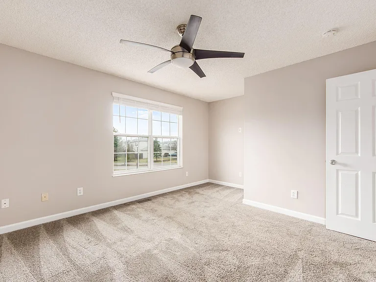 1807 Hobbes Dr — Photo 15