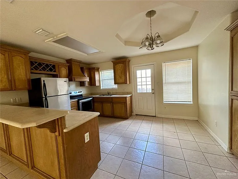 2305 N Dahlia St #2 — Photo 6