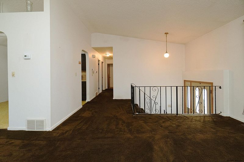 5th image of 3 GARFIELD Place