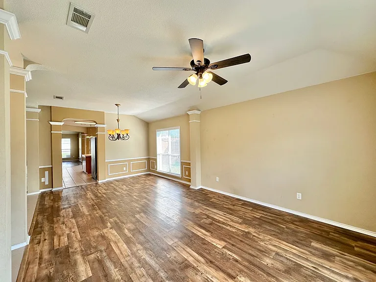 102 W Great Plains Trl — Photo 3