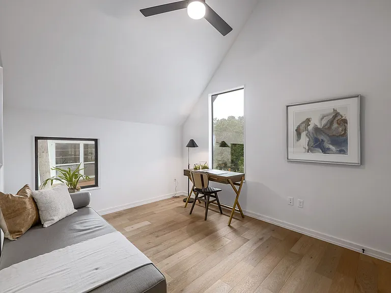 1103 Manlove St — Photo 7