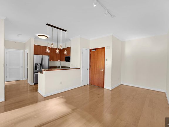 4th image of 246 2nd St APT 1205