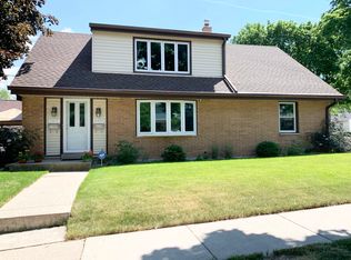8429 W Warnimont Ave, Milwaukee, WI 53228