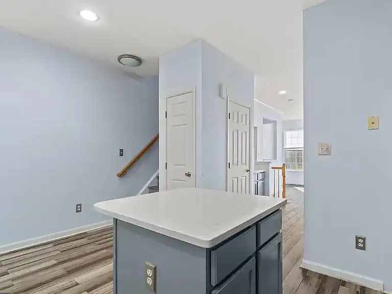 8515 Towne Manor Ct — Photo 7