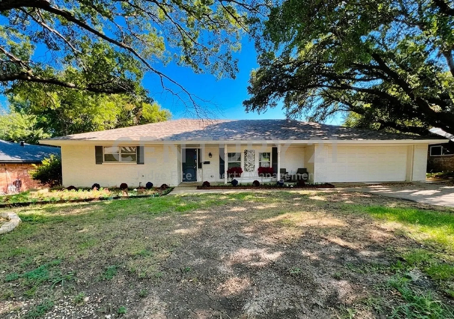 Tastefully Updated 4/2.5/2 in Fort Worth For Rent! — Photo 1
