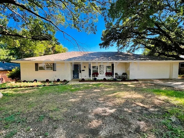 3709 Ashford Ave — Photo 1