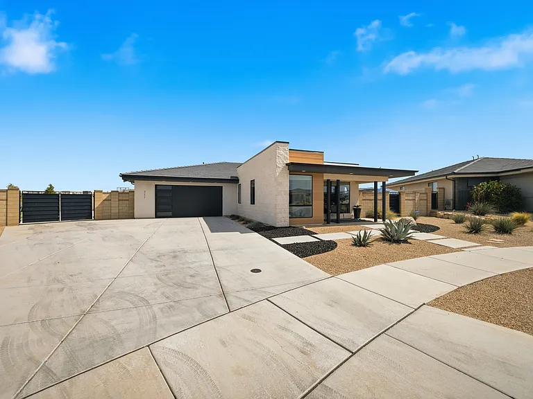 711 W Rust Bluff Dr — Photo 30