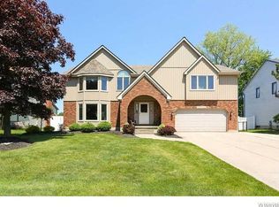26 Earldom Way, Getzville, NY 14068