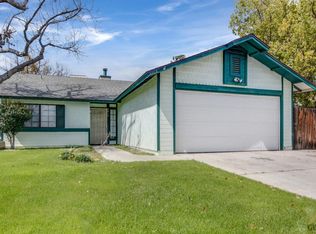 5913 Cedar Glen Ln, Bakersfield, CA 93313