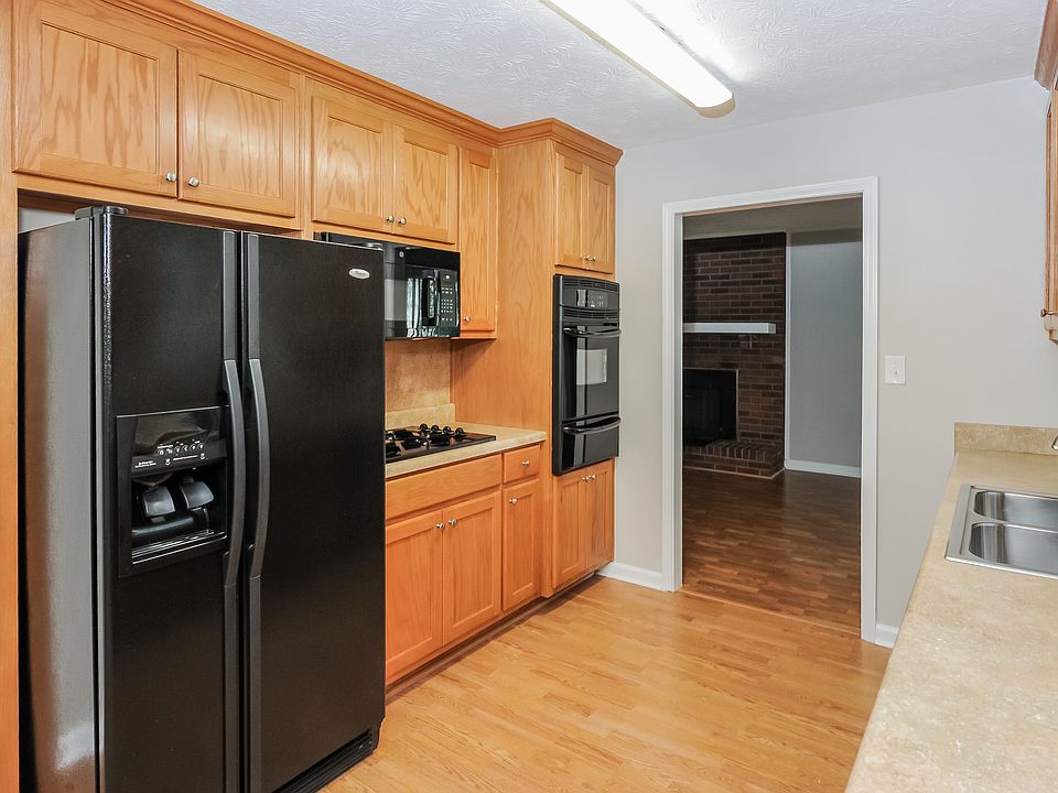 1st image of 609 Evergreen Dr