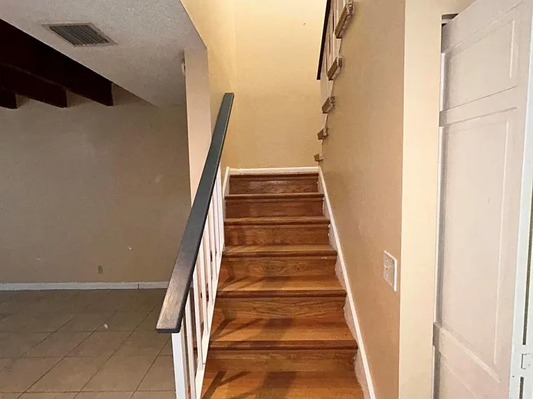 11983 Shakerwood Ln — Photo 17