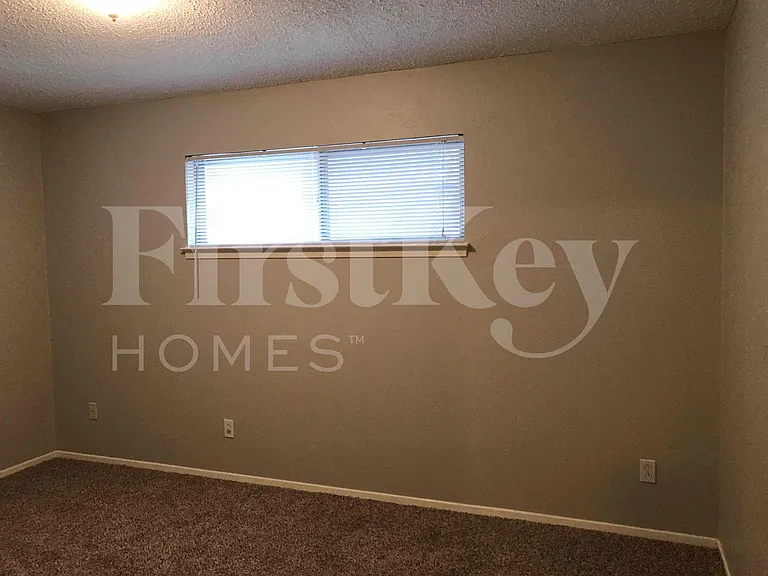 2710 Peachtree Ln — Photo 42