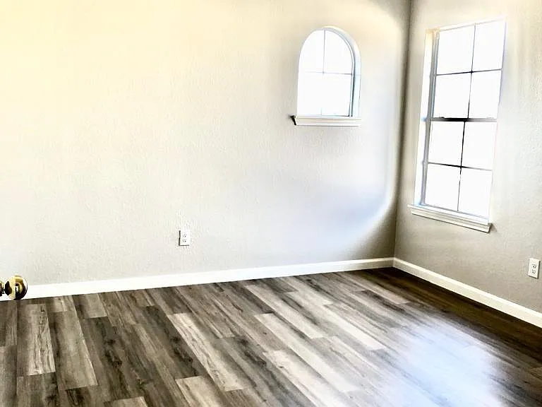 5711 Silver Bay Ct — Photo 34