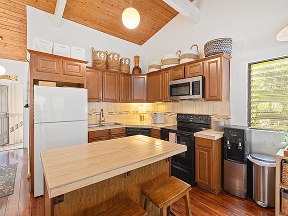 5th image of 4440 Lower Honoapiilani Rd #228
