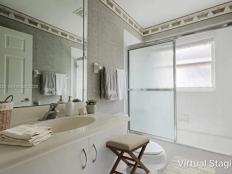 7577 Caprio Dr — Photo 14