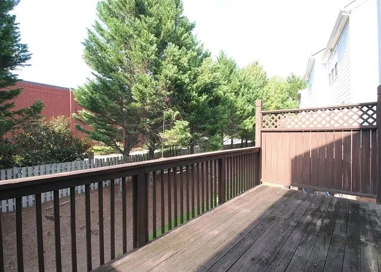 3915 Howell Park Rd — Photo 16
