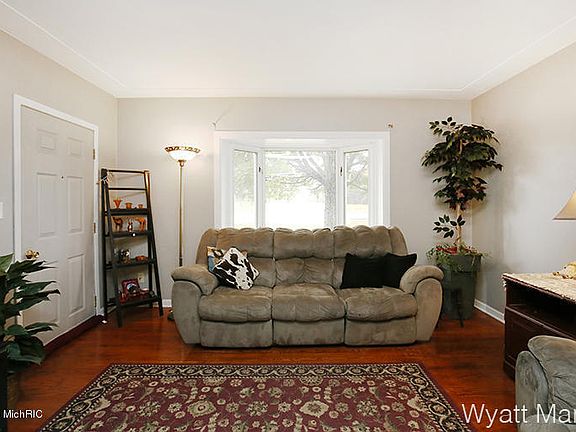 3rd image of 7084 Clyde Park Ave SW