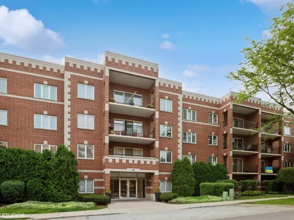 (undisclosed Address), Wheaton, IL 60187
