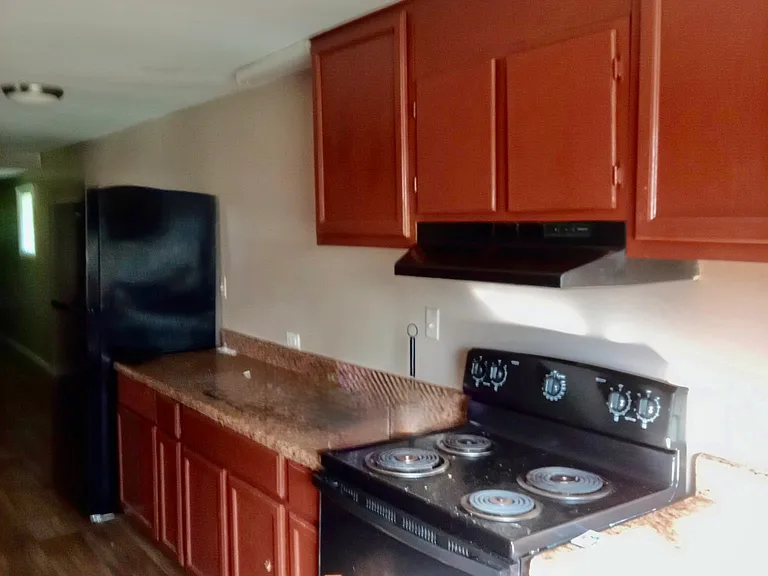 1153 Hodson Dr — Photo 6