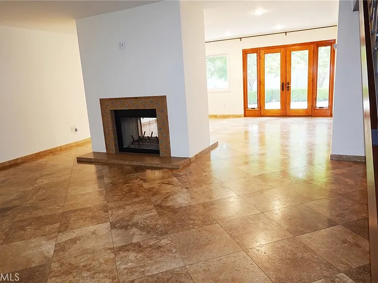 6232 Hesperia Ave — Photo 7