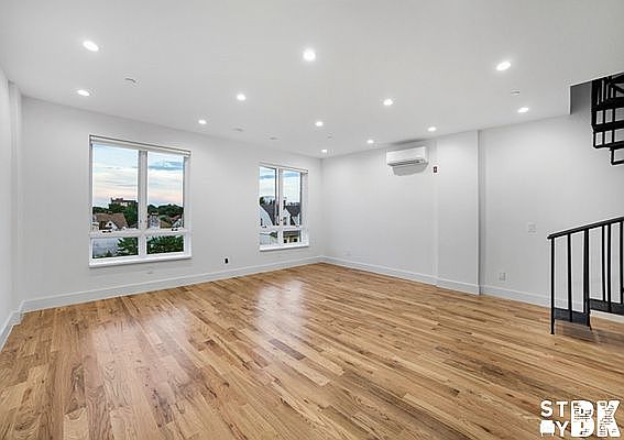 3rd image of 860 E 35th St #4F