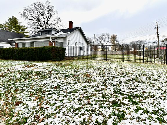 5th image of 1043 Windermire St