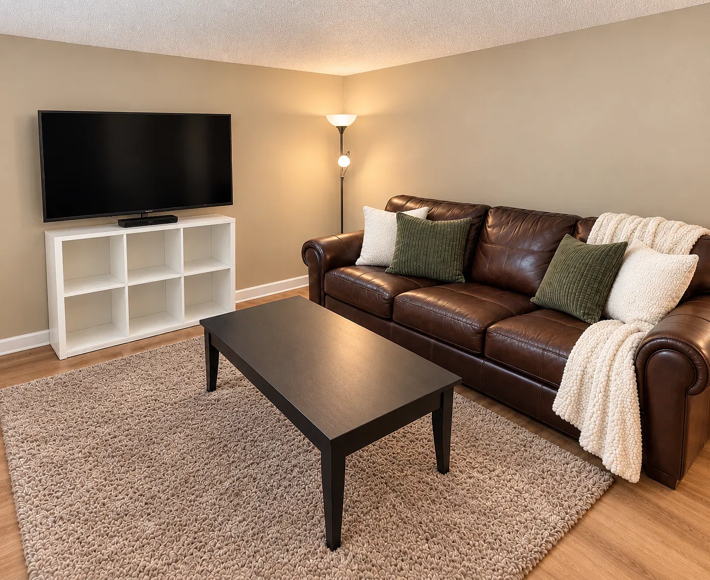 2 bed, 1.5 bath, 1100 sqft, $1,200 — Photo 1