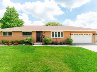 854 Meadow Ln, Sycamore, IL 60178