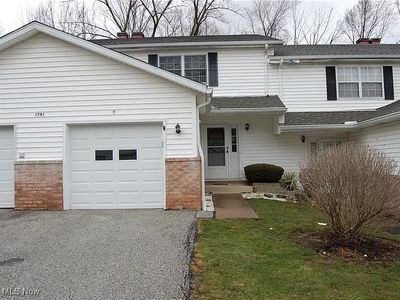 1781 Rolling Hills Dr APT E, Twinsburg, OH, 44087